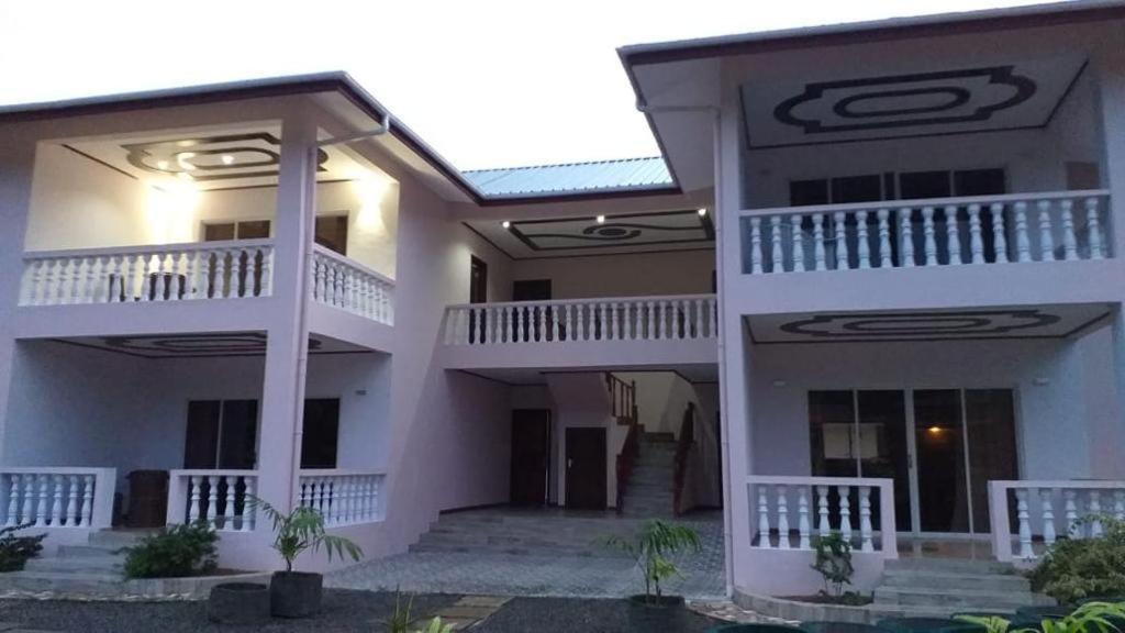 Mokara Holiday Apartment Anse Royale Exterior foto